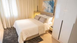 Cozy Flat @ Makati’s Coolest St Vacation rental in Pasay