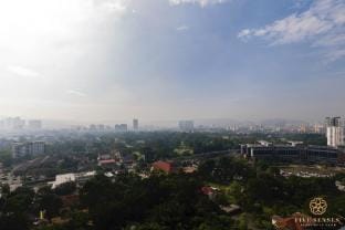 Couple Staycation #KLCC #Manor P1 Vacation rental in Federal Territory of Kuala Lumpur
