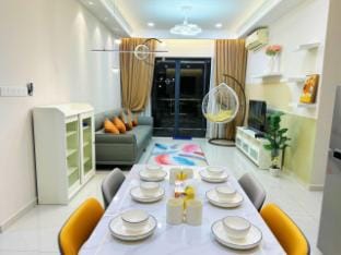 SUMMER三房三厕海景 (60米高空醉美海景|可住6-10人|可做饭）B7@金海湾DangaBay Apartment in Johor Bahru