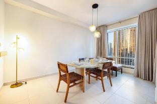Lavish 2BR in Lofts Tower | Steps from BurjKhalifa Vacation rental in Dubai