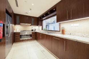 Tranquil 3BR+Maid Direct Access to Dubai Mall Vacation rental in Dubai