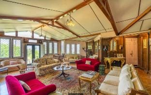 Casalini Estate -Step into History,Relax in Luxury Villa in Shimla
