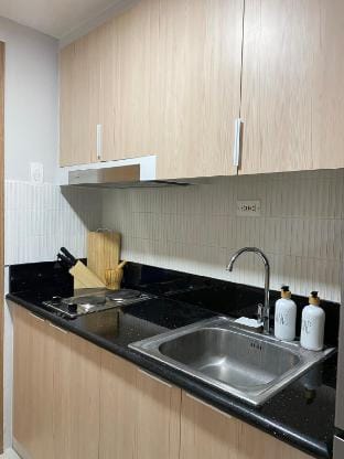Full condo unit near in Mall of Asia Vacation rental in Pasay