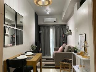 Full condo unit near in Mall of Asia Vacation rental in Pasay