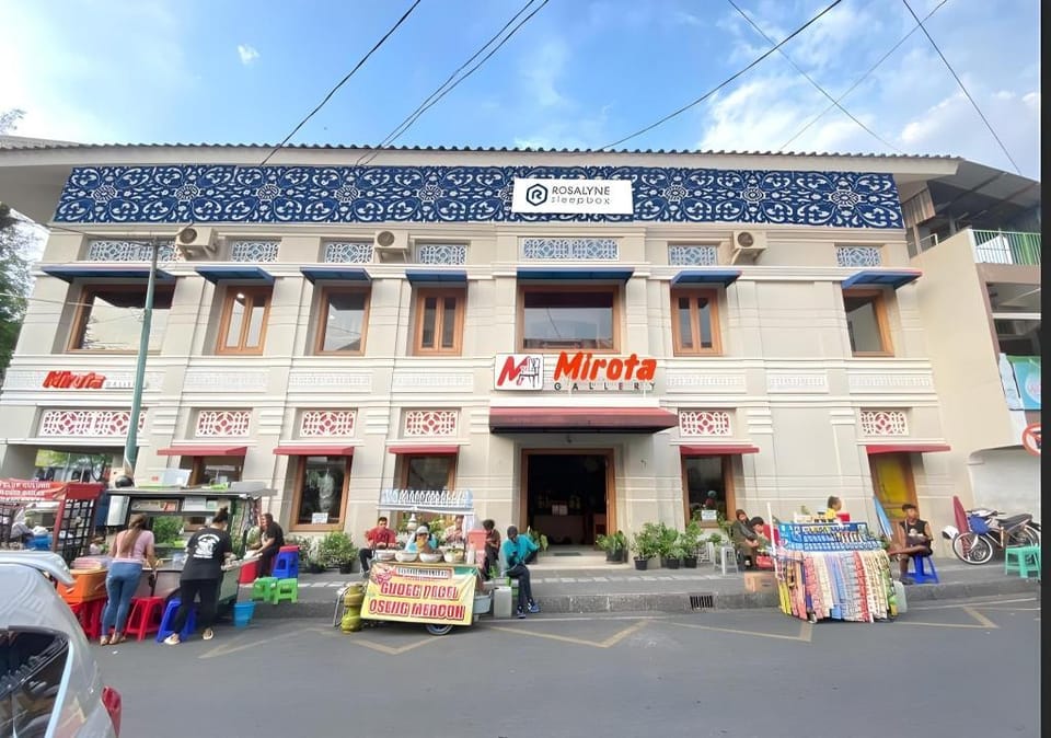 Rosalyne Sleepbox Malioboro 2 (Mirota) Hotel in Yogyakarta