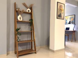 Modern 2 BHK Near Airport by CozyCave | PLG301 Vacation rental in Pune