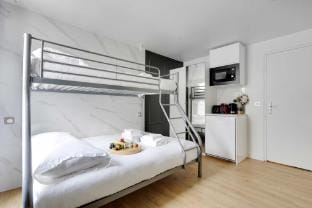 Welcoming studio - 3P - Place de la République Apartment in Paris