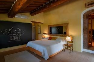 Fontecicerum LuxVilla with pool Fontanaro Property Villa in Umbria