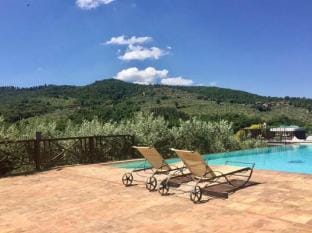 FRANTOIO  pool & Jacuzzi at Fontanaro Property Farm Stay in Umbria