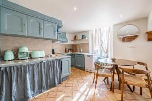 Charming apartment  heart of Suquet neighborhood Apartment in Cannes