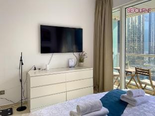Elegant Studio Apartment in Dubai Arch JLT Vacation rental in Dubai