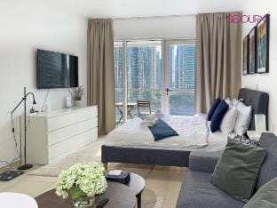 Elegant Studio Apartment in Dubai Arch JLT Vacation rental in Dubai