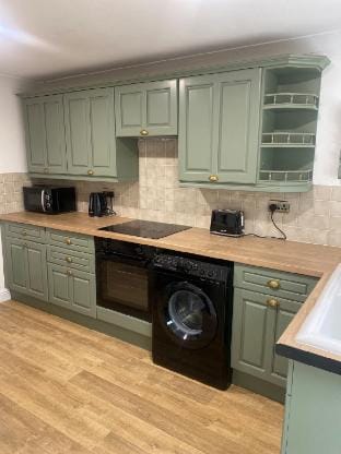 Cottage ideal for le shuttle and Designer Outlet. Vacation rental in England