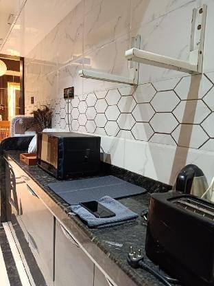 Rodru- Luxurious Sea View Deluxe Room- CBD Belapur Vacation rental in Maharashtra