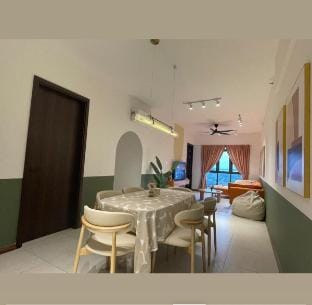 Cozy Unit in Modern Condo 2B2B Vacation rental in Kota Kinabalu
