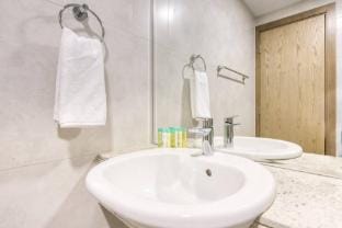 Serene 2 Bedrooms Apartment Apartment in Dubai