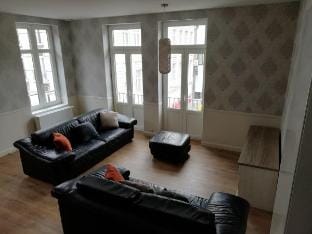 Spacious and cozy, well located duplex apartment. Vacation rental in Flanders