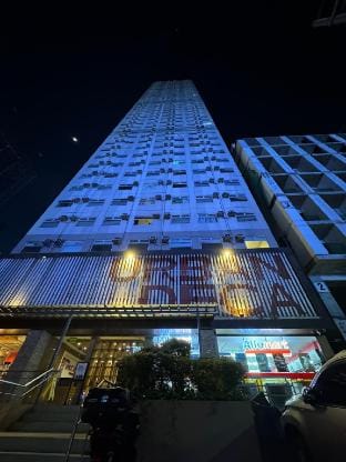 Studio 27 at Urban Deca near Megamall, free Wi-Fi Vacation rental in Mandaluyong
