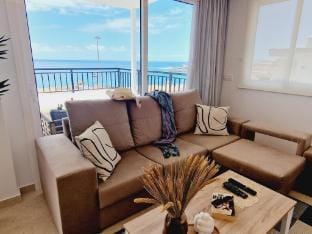 Rooftop Las Vistas, 2 bedrooms First Line Apartment in Playa de las Americas