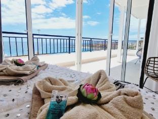 Rooftop Las Vistas, 2 bedrooms First Line Apartment in Playa de las Americas