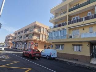 Small rooftop, Ocean view Apartment in Abona