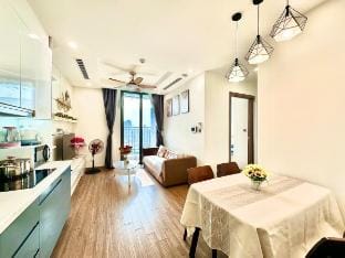 Apt 2Bedroom Near Vincom, Marriott Vacation rental in Laos