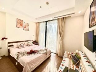 Walking Lake, Gym, Tennis Court, Volleyball Yard Vacation rental in Laos