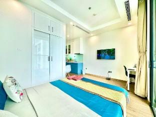 High Floor, Quiet, Comfortable, Clean Apt Vacation rental in Laos