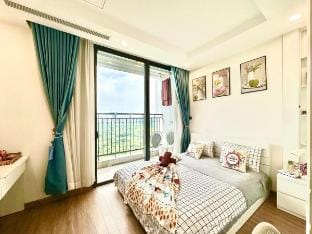 Hot Tub Washing Machine Free Wifi King Bed Vacation rental in Laos