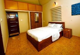 Sarovaram - Beautiful Riverfront Villa Kochi Vacation rental in Kochi