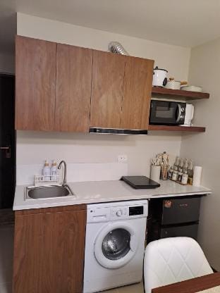 Paula's Cozy Haven-16th floor with balcony Vacation rental in Lapu-Lapu City