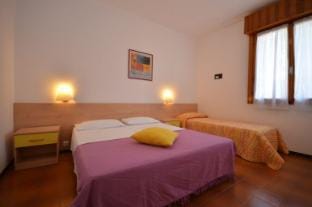Nice and Cozy Apartment in a Residence with Pool Apartment in Bibione