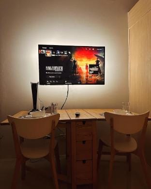 Makati SM Jazz w/ veranda Cozy Brio the 2nd Vacation rental in Makati