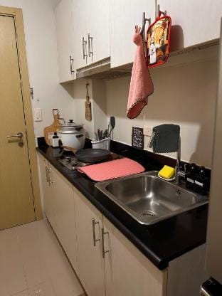 Makati SM Jazz w/ veranda Cozy Brio the 2nd Vacation rental in Makati