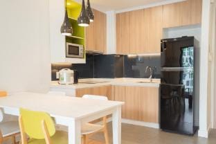 APARTMENT QEEN BED-NEAR AIRPORT-FREE POOL & GYM  Apartment in Ho Chi Minh City