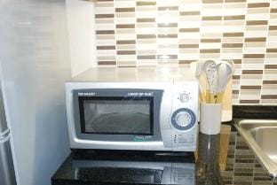 Clean & Cosy 1BR + Sofa Bed 150m to Nana BTS Vacation rental in Bangkok