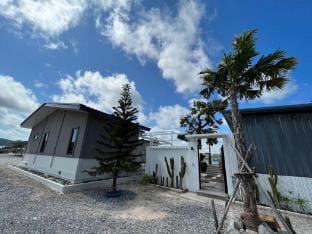 บ้านตาริเวอร์วิลล่า Villa in Thailand
