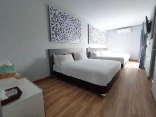 บ้านตาริเวอร์วิลล่า Villa in Thailand