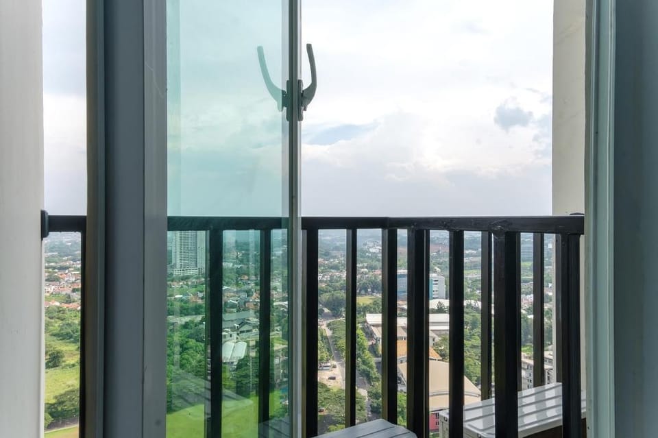 Gala by TwoSpaces Studio @TreePark Apartment Hotel in West Java