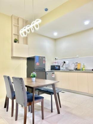 Jeff & Ricky Homestay@135 Kenny Hill Residence Apartment in Kuching