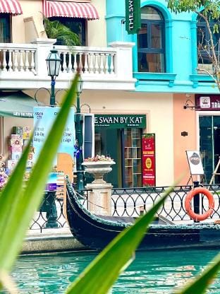 Entire 7BR (Venice Vin3 Boat Station) Vacation rental in Laos