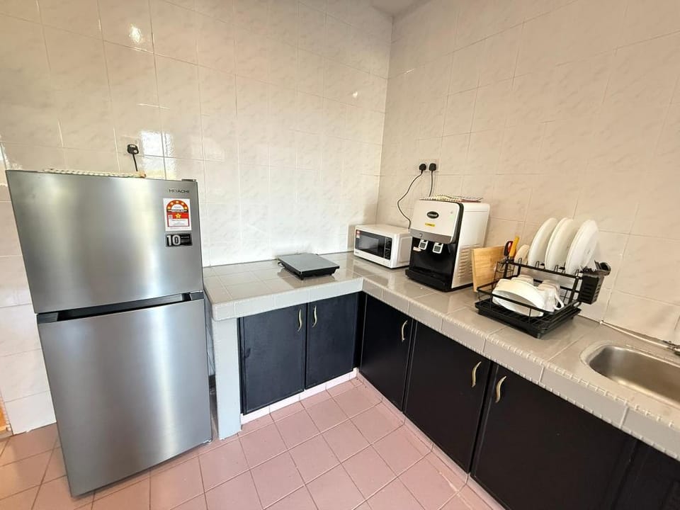 DeMUJI4 10Pax 3BR PS4, 1Min to ECM KCM, Netflix Apartment in Pahang, Malaysia