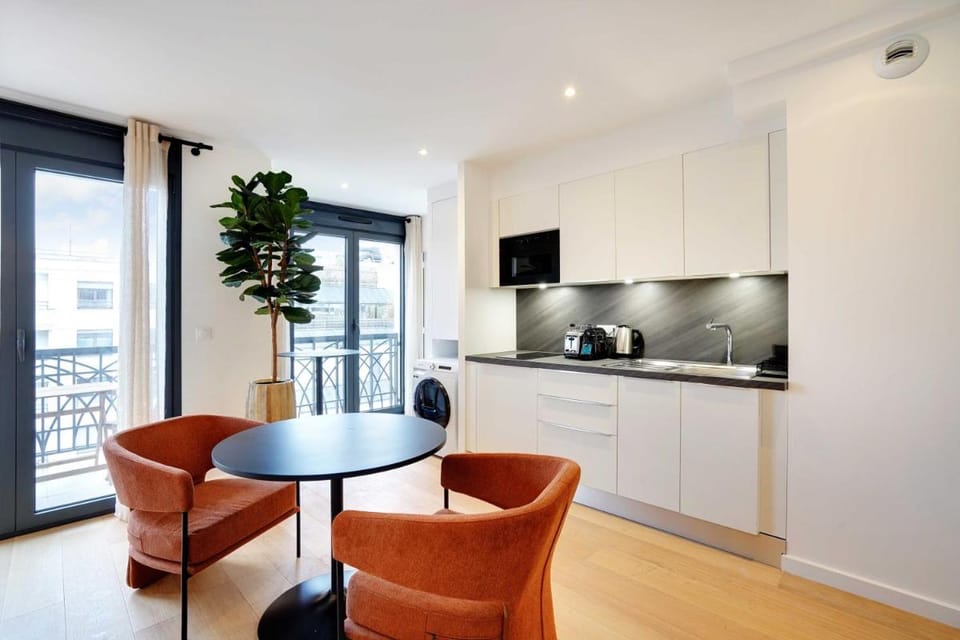 Sleek & Refined Apartment - Levallois-Perret Apartment in Levallois-Perret