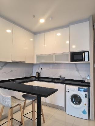 Cozy & Chic Short Stay @Hartamas Apartment in Petaling Jaya