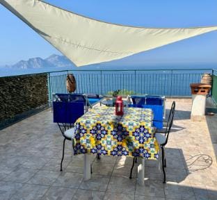 Sorrento appartment, sea view Capri and Ischia Villa in Campania