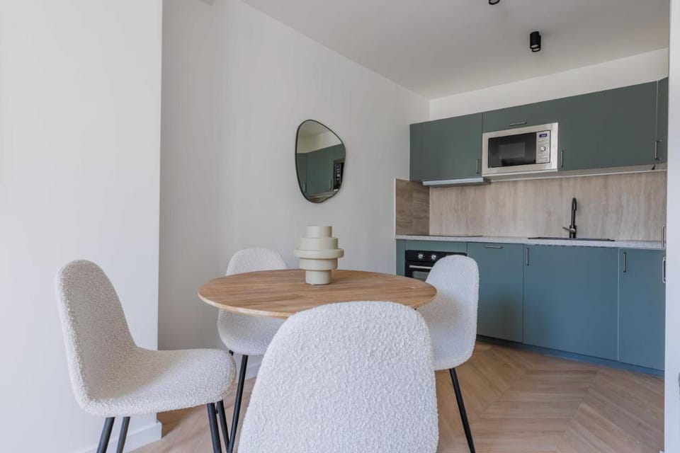 Renovated Studio rue du Roi de Sicile / Marais Apartment in Paris