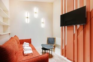 Appartement Chic and Cosy-Canal Saint Martin Apartment in Paris