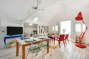 Cozy apartment & Terrace - 2BR/4P - République Apartment in Paris