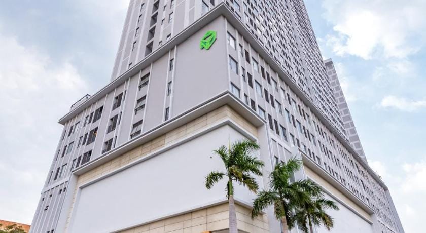 Refined Saigon - Rivergate Aparment - Free Pool, Free Internet SIM for 3 nights, Free Pick Up for 5 nights Apartment in Ho Chi Minh City
