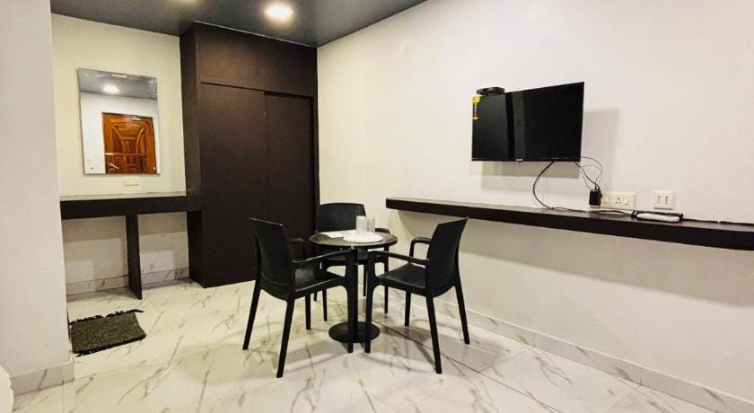 The Elite Beachview Bed and Breakfast in Puducherry, India
